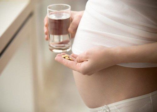 Phụ nữ có thai cần tham khảo ý kiến bác sĩ trước khi dùng Paracetamol